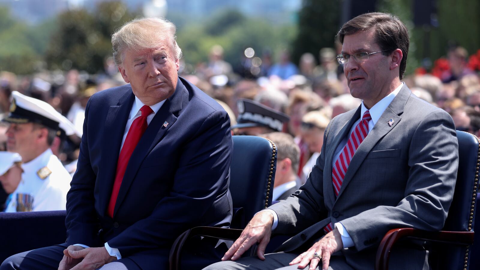 2019-07-25T155055Z_902775662_RC1C60C1BFB0_RTRMADP_3_USA-TRUMP-ESPER_abo3mt