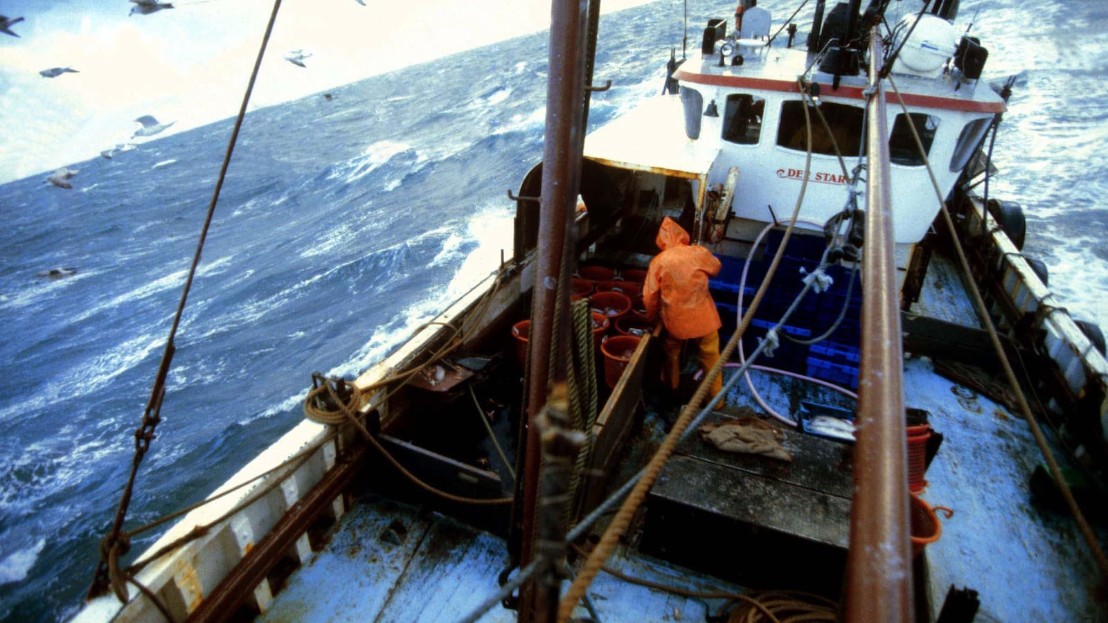 1996-12-19T120000Z_811024729_PBEAHUMYRDY_RTRMADP_3_NORTHERN-IRELAND_cfg7le