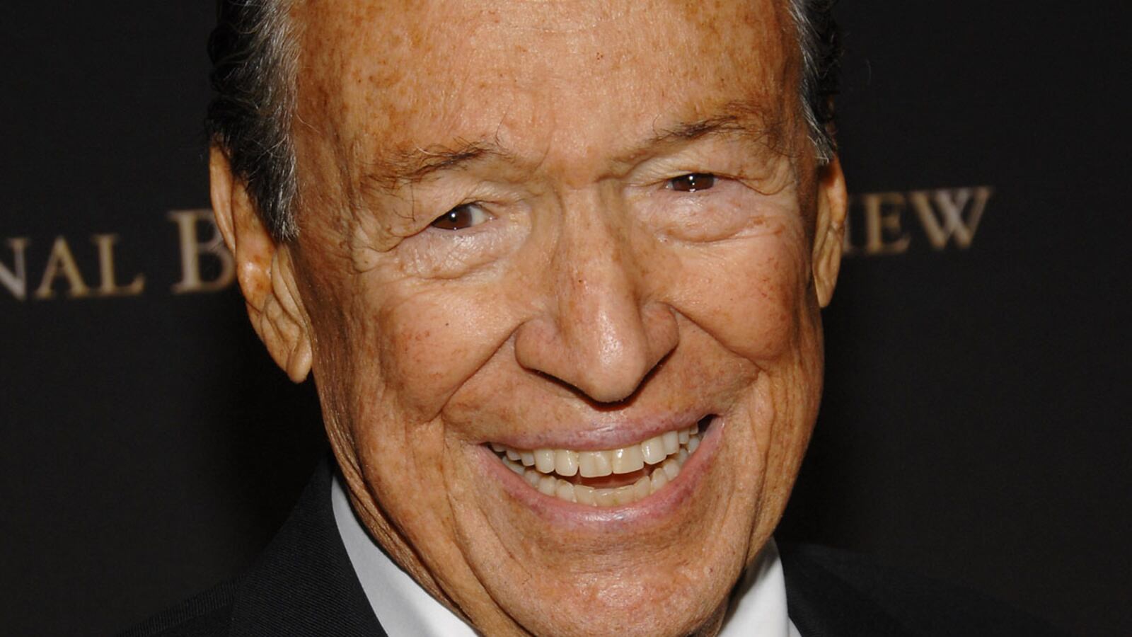 cheats/2012/04/08/60-minutes-star-mike-wallace-dies/mike-wallace-obit-cheat_bhskhc