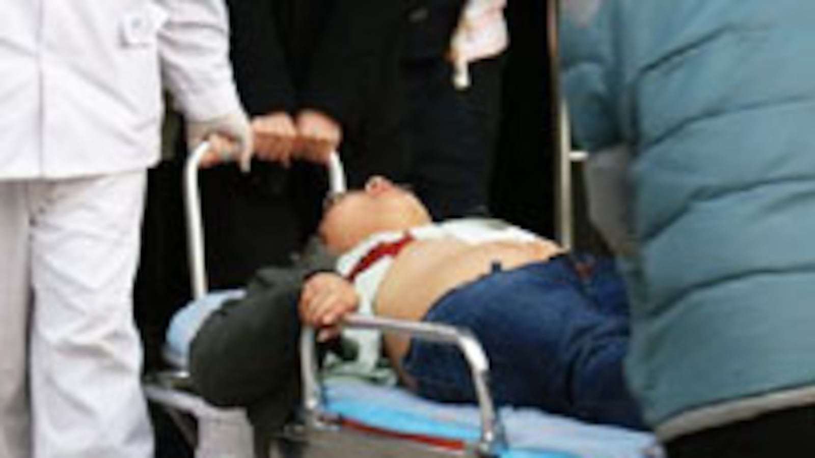 articles/2009/02/18/who-stabbed-the-chinese-blogger/bernstein-blogger_mk0yjq