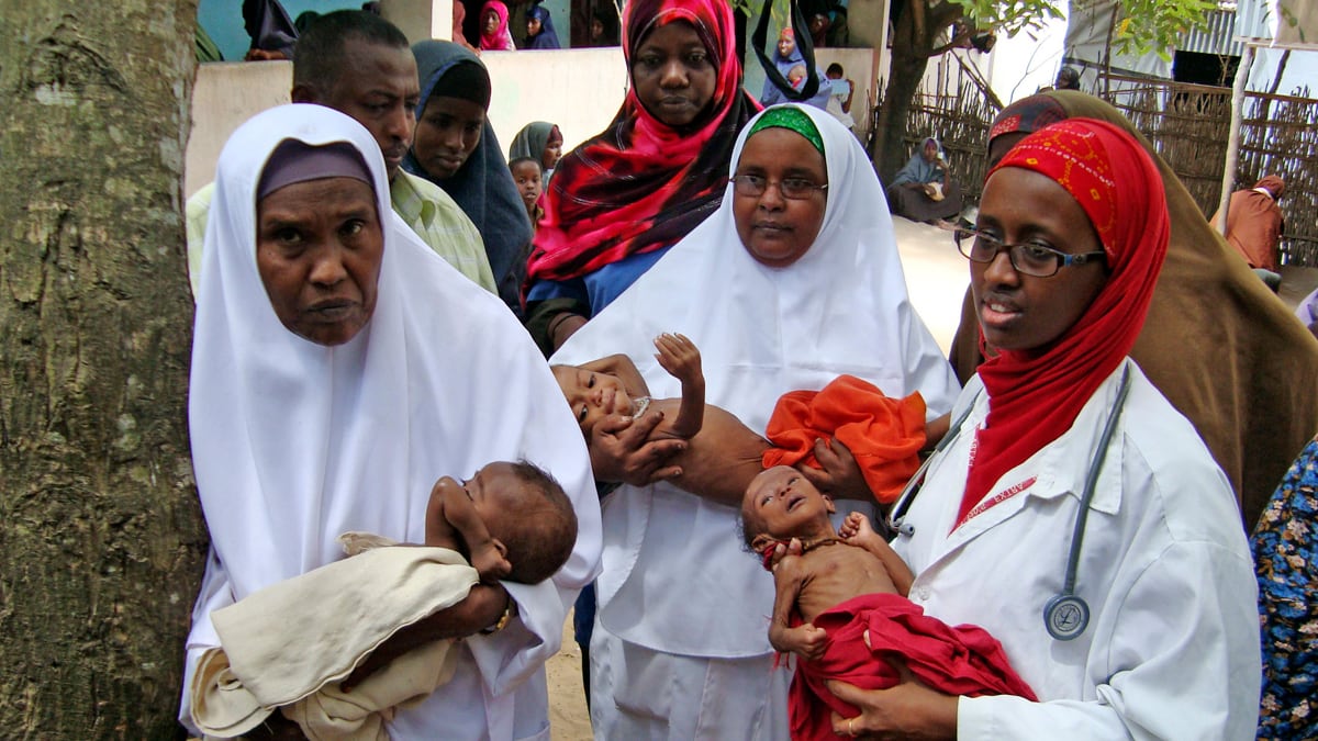 articles/2012/02/28/somali-shabaab-militants-target-dr-hawa-abdi-s-camp/somalia-hawa-abdi-violence-robbins_d922tm