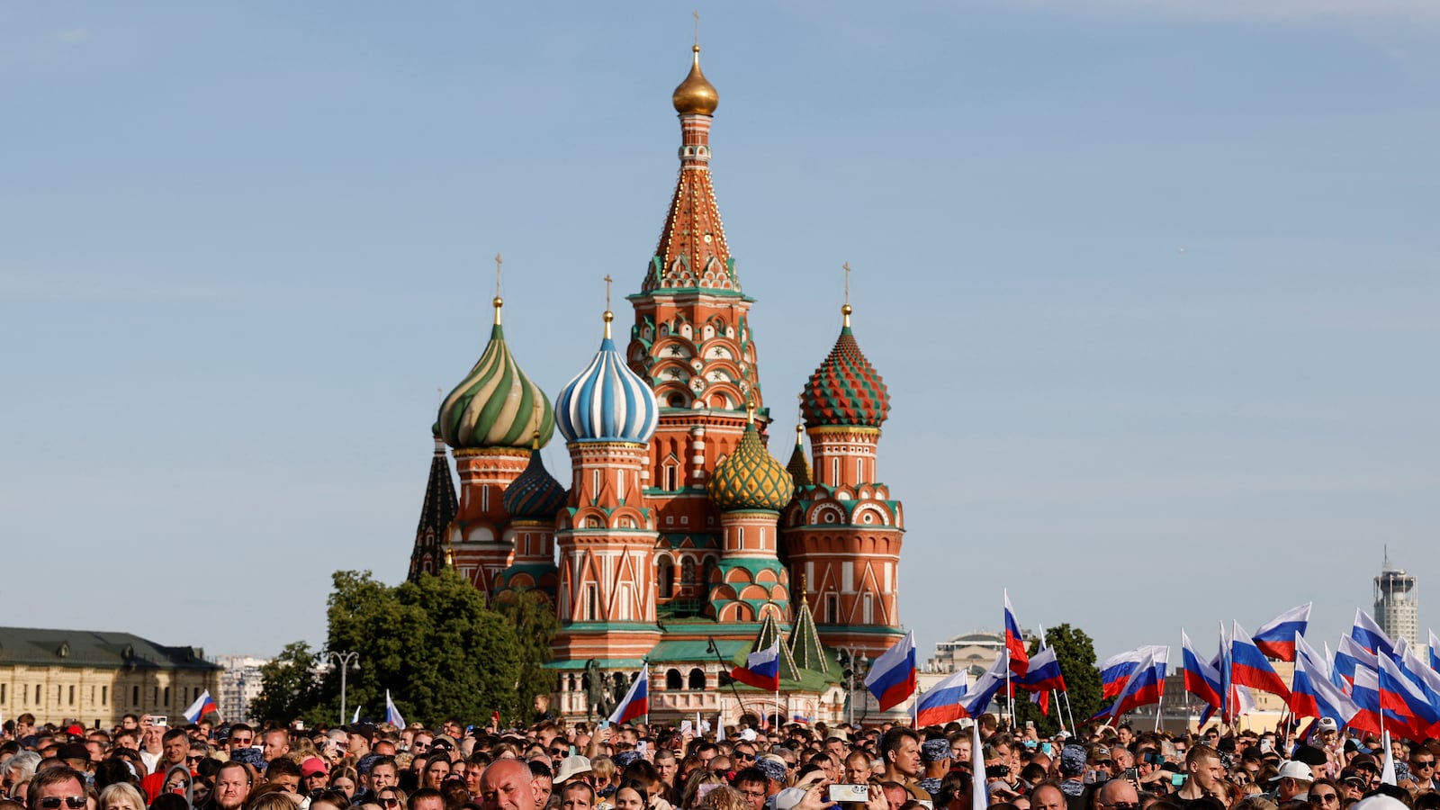 2023-06-11T165552Z_243106210_RC22H1AWGL2Y_RTRMADP_3_RUSSIA-DAY_e2shge