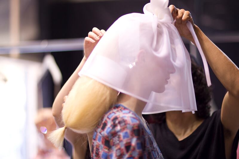 galleries/2011/10/03/viktor-rolf-backstage-photos/viktor-rolf-fashion-13_mq1n0d