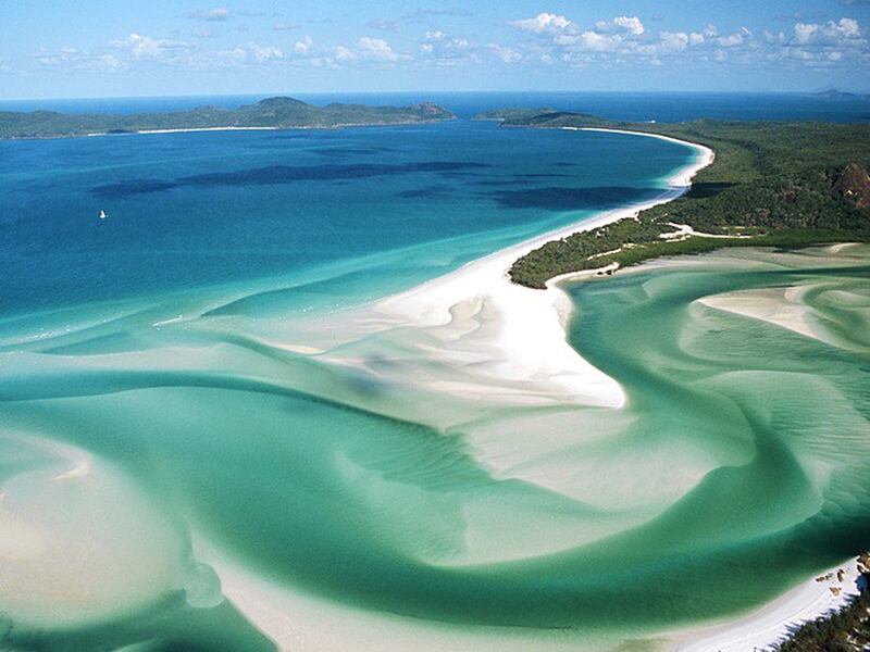 galleries/2013/09/10/pretend-it-s-still-summer-at-these-island-escapes-photos/item5.rendition.slideshowWideHorizontal.great-barrier-reef-islands-775_xysj8v