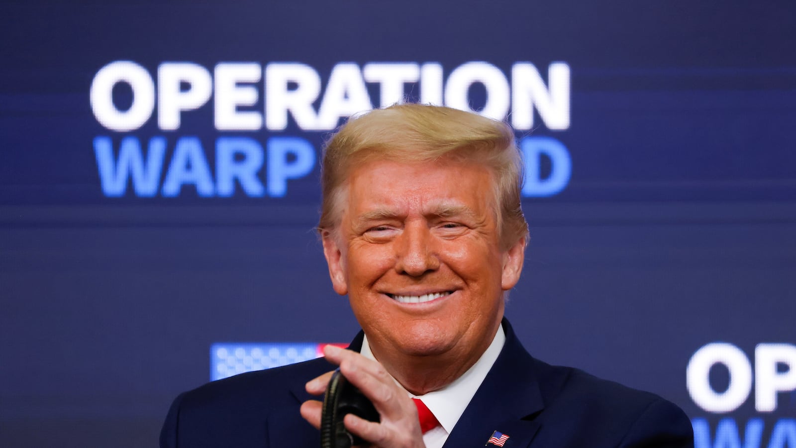 2020-12-08T195932Z_249873548_RC27JK929B2J_RTRMADP_3_USA-ELECTION-TRUMP_rwzzmz