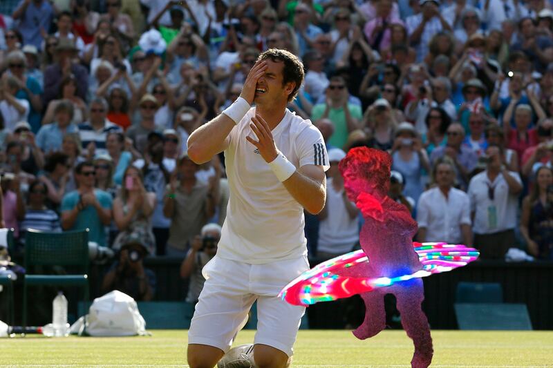 articles/2013/08/22/peter-dinklage-hula-hooping-makes-every-photo-better-from-the-royal-baby-to-justin-bieber/dinklage-murray_ykfyka