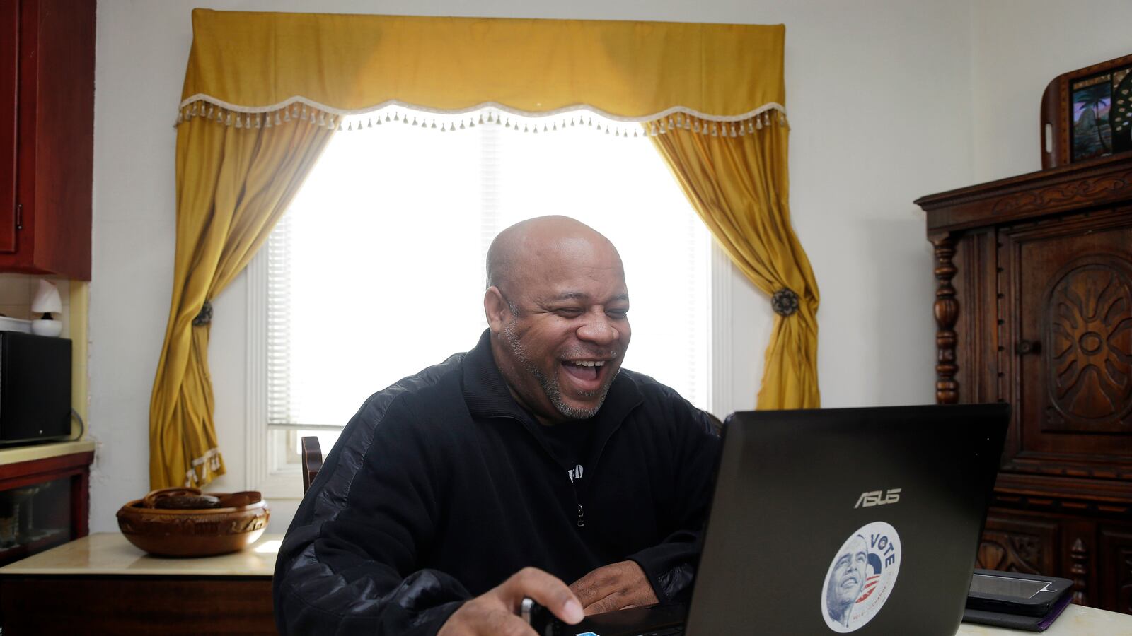 cheats/2014/02/25/ca-frees-lifers-at-record-speed/140225-ca-prison-cheat_kvjros