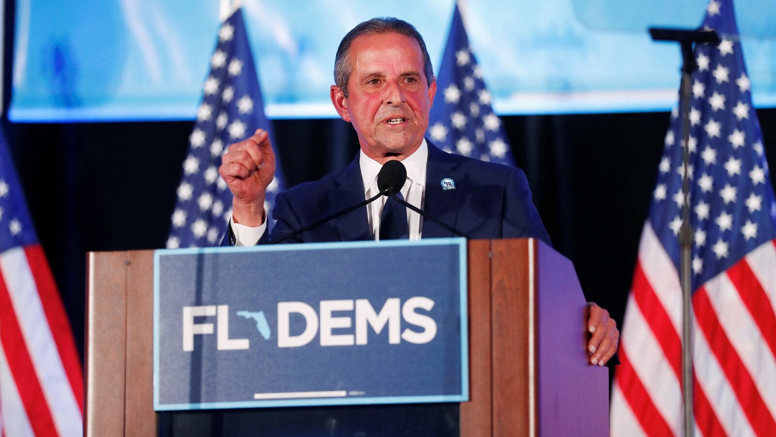 2022-07-17T035542Z_1696981782_RC2BDV9Y4LBF_RTRMADP_3_USA-ELECTION-FLORIDA_g1dkot