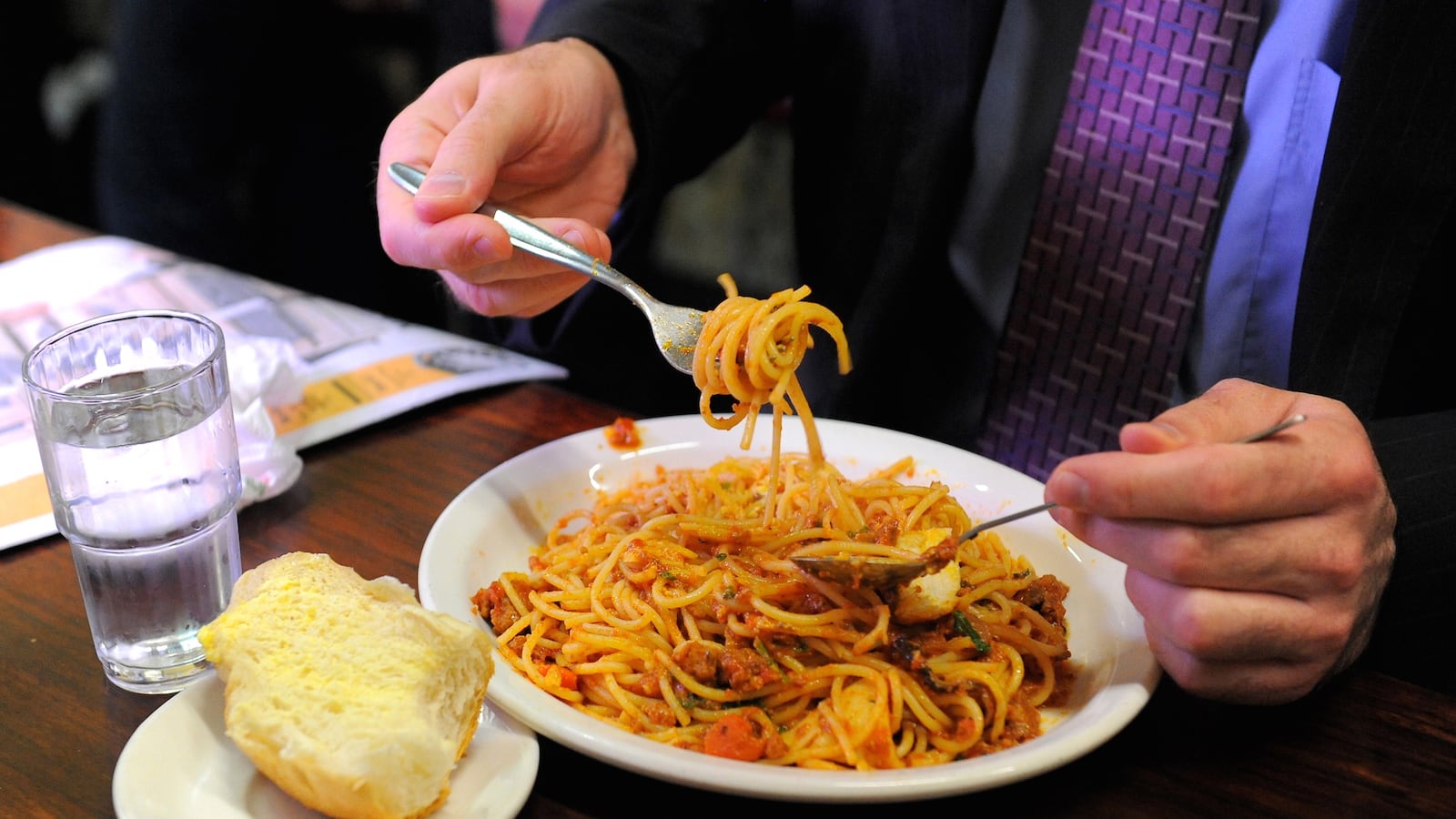 videos/2016/03/17/the-cure-to-overeating0/160317-Place-Overeating_yl2ht3