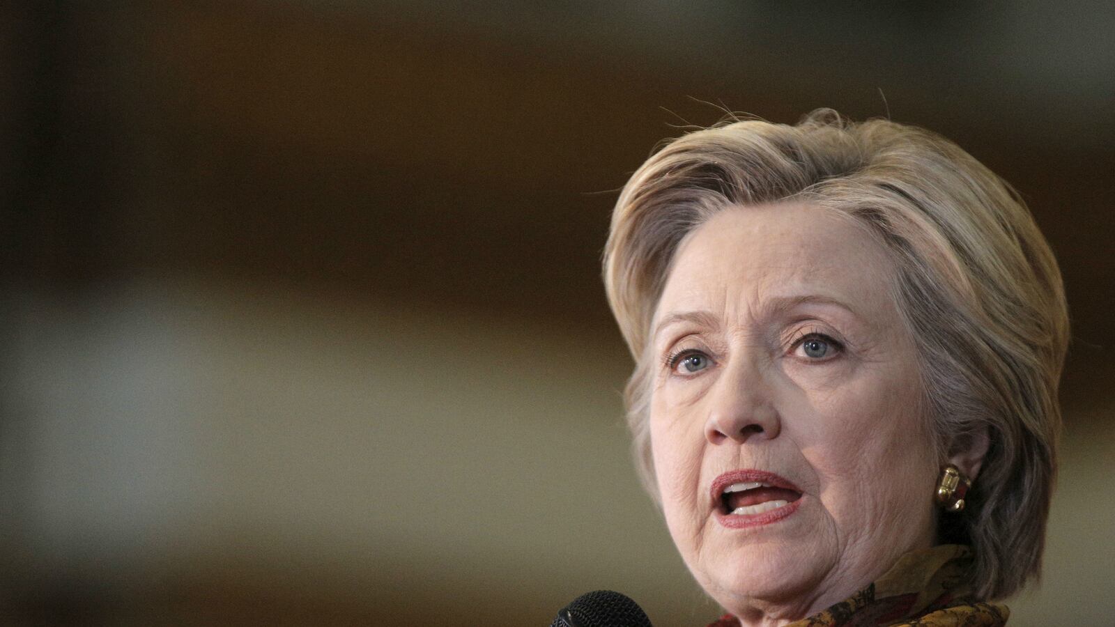 cheats/2016/04/03/hillary-fbi-hasn-t-interviewed-me-yet/160303-clinton-emails-cheat_k3pv6e