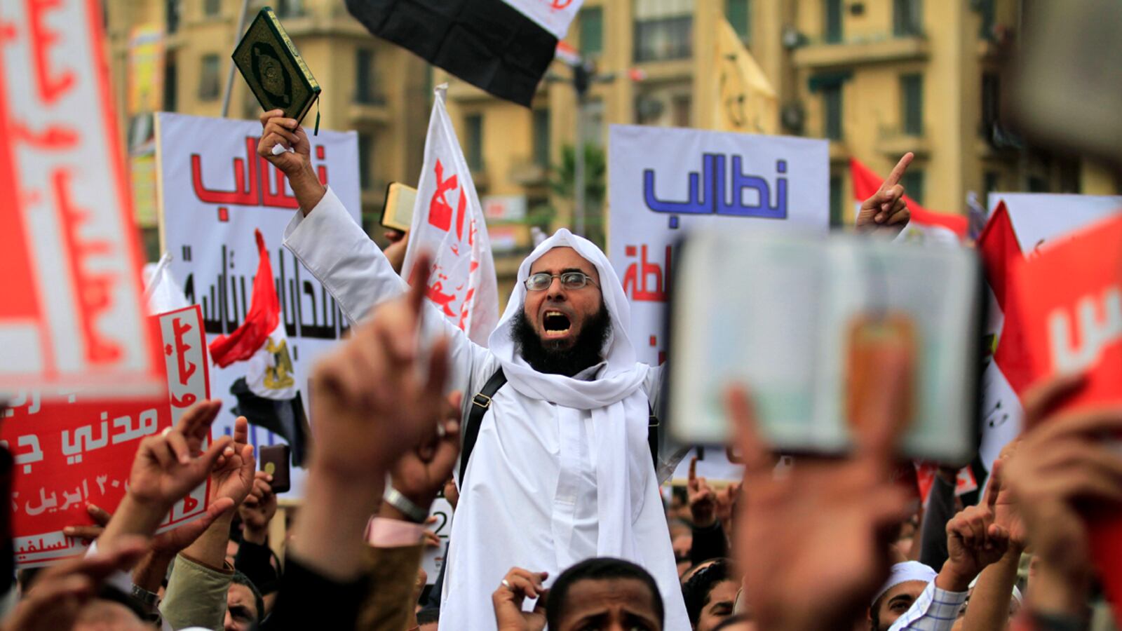 articles/2011/11/22/bedlam-in-tahrir-square-as-dozens-are-killed-in-renewed-egypt-protests/egypt-unrest-schneiderman_txfmdt