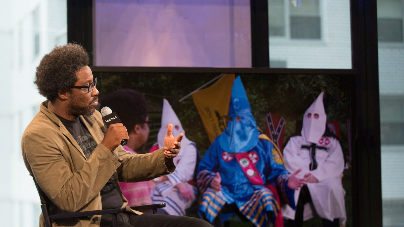 articles/2016/04/24/cnn-s-w-kamau-bell-samples-racism-like-anthony-bourdain-samples-food/160423-wilstein-kamau-bell-tease_piowah