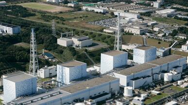 cheats/2011/03/26/radiation-spikes-in-japans-seawater-near-nuke-plant/japan-nuclear-plant_z97lcb