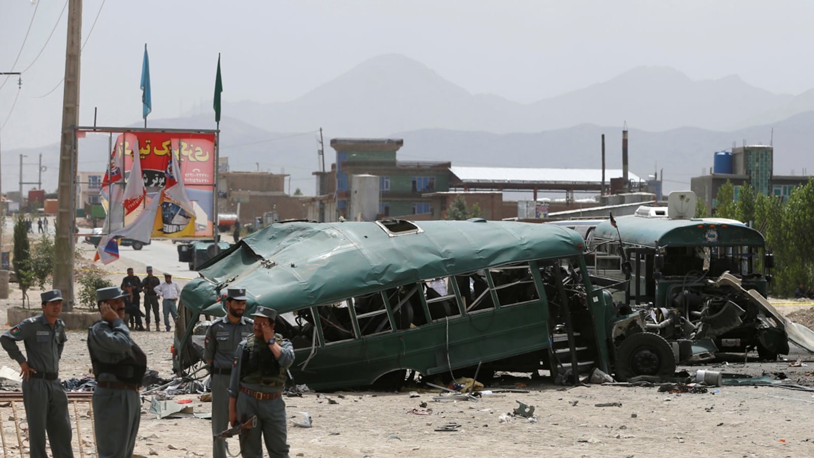 cheats/2016/06/30/taliban-attack-kills-30-police-cadets/160630-taliban-attack-kabul-cheat_apomul