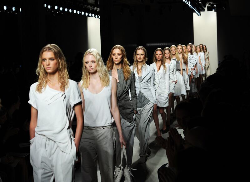 galleries/2010/10/02/milan-fashion-wrap/milan-fashion-wrap---bottega-veneta_hienqf