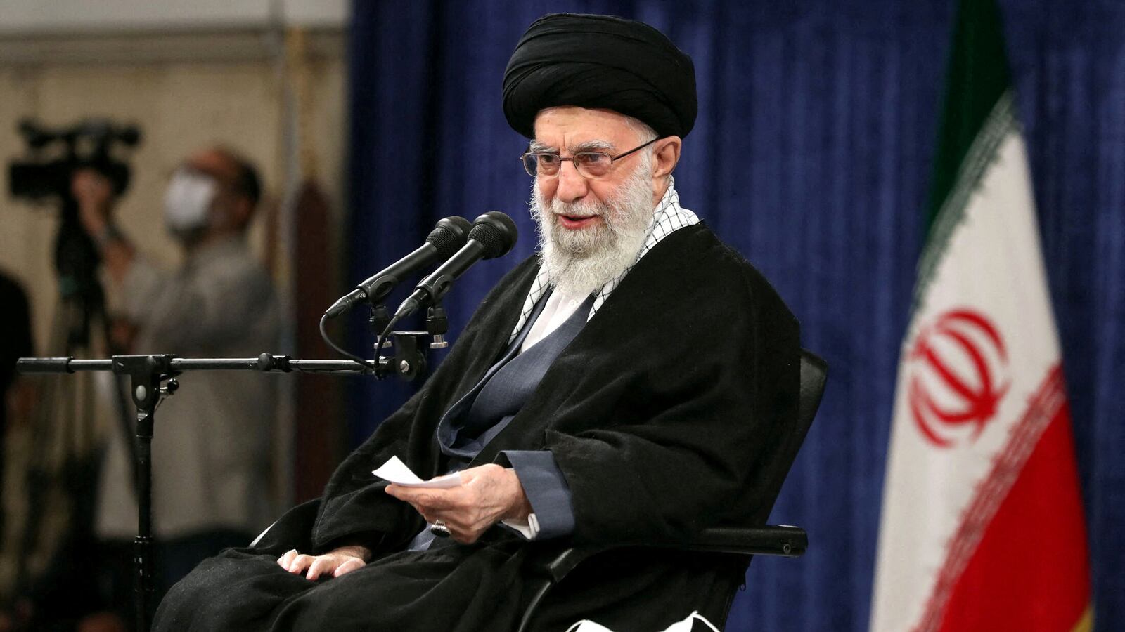 2023-01-09T105240Z_1365143692_RC2YMY9NJ8JI_RTRMADP_3_IRAN-WOMEN_bzsou5