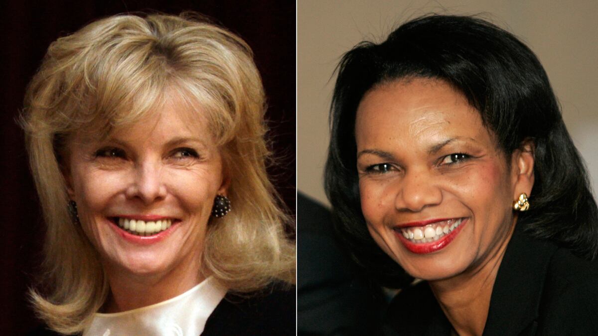 articles/2012/08/21/augusta-s-weird-culture-war-ends-with-membership-for-rice-moore/augusta-women-cottle_hhgvjj