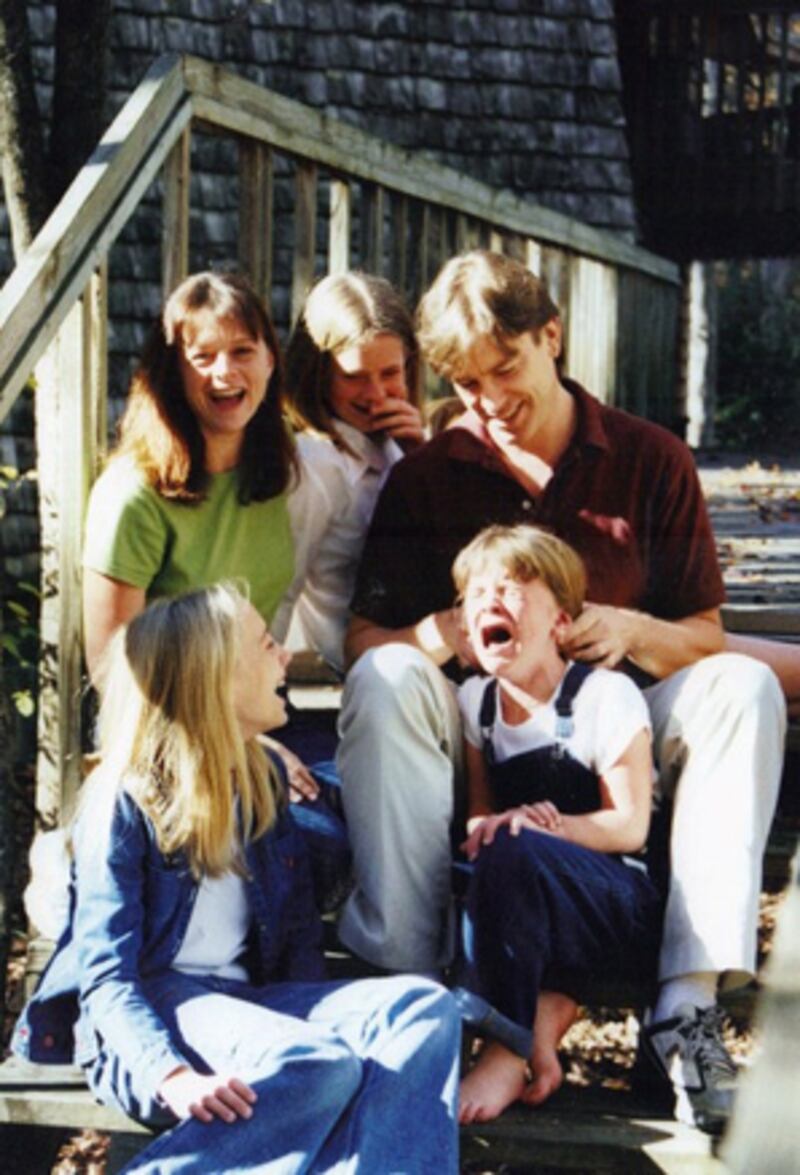 galleries/2010/11/22/awkward-thanksgiving-family-photos/awkward-thanksgiving---crying-1_wqrtoc