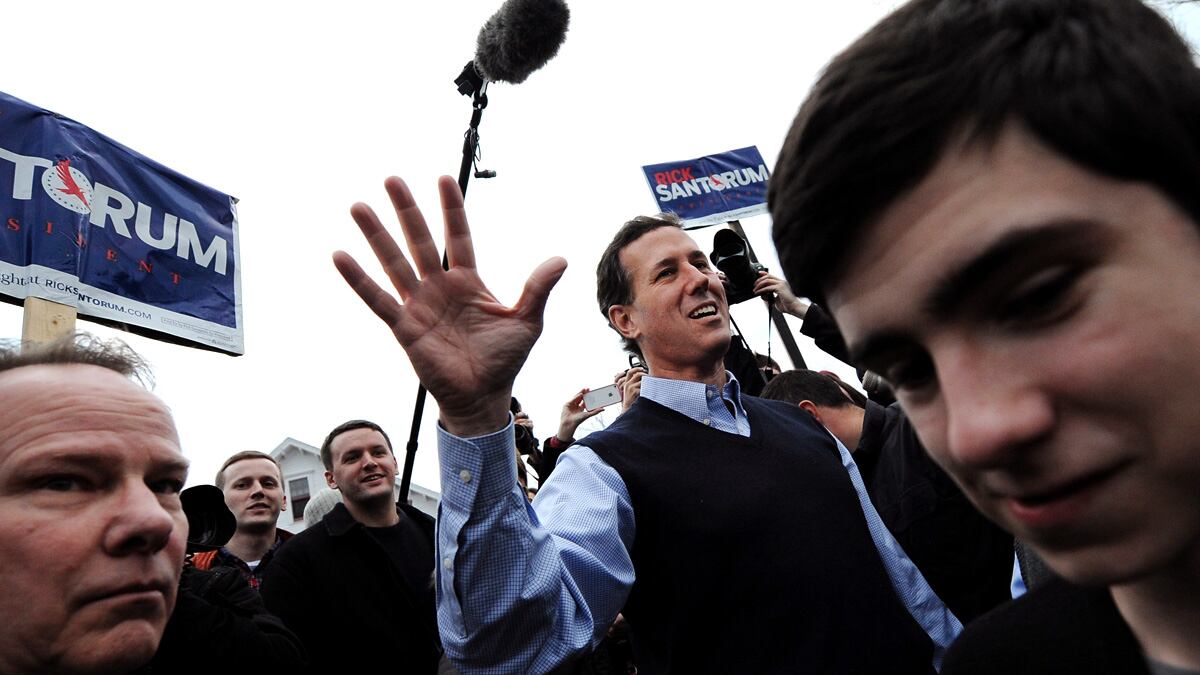 articles/2012/01/07/rick-santorum-confronted-by-angry-black-voter-in-new-hampshire/santorum-new-hampshire-confrontation-grove_kb3oof