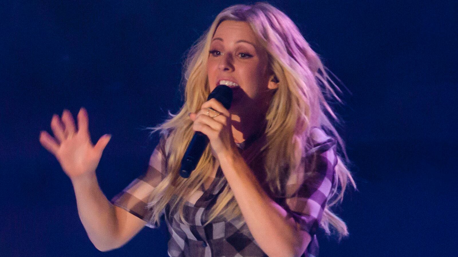 articles/2014/01/02/ellie-goulding-on-william-and-kate-s-royal-wedding/ellie_vpumtw