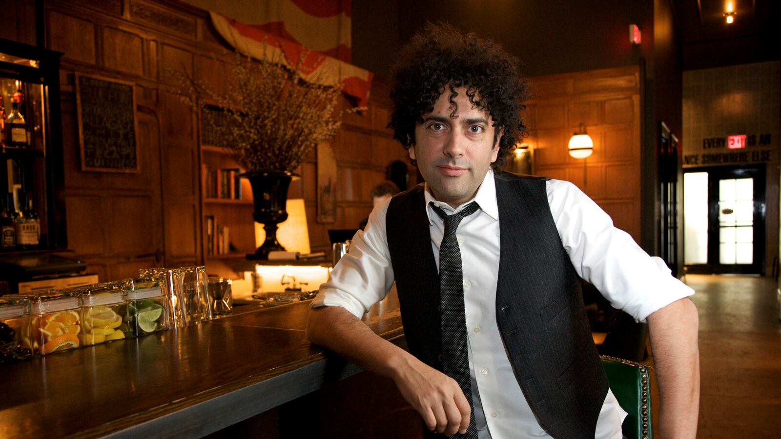 articles/2013/11/17/creator-of-ace-hotel-found-dead/131117-alex-calderwood-sykes-tease_urpuhn