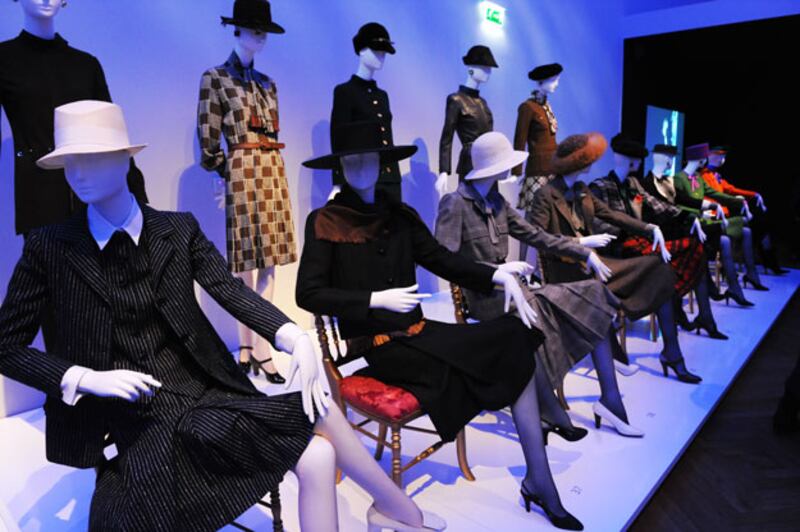 galleries/2010/03/24/yves-saint-laurent/murphy-ysl---22_jbvcag