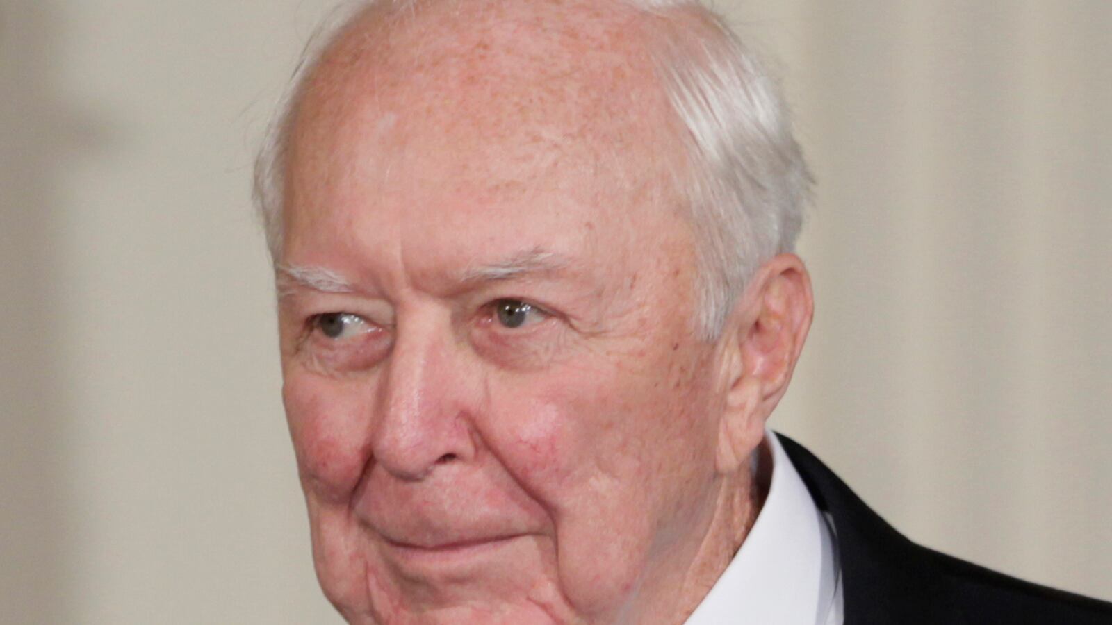 cheats/2013/08/15/former-assistant-to-jasper-johns-charged-with-fraud/130815-Jasper-Johns-cheat_fk2ahx