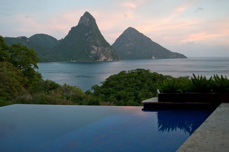 galleries/2013/10/13/nine-jaw-dropping-hotel-room-views-around-the-world-photos/131011-jade-mt_vqaqvy