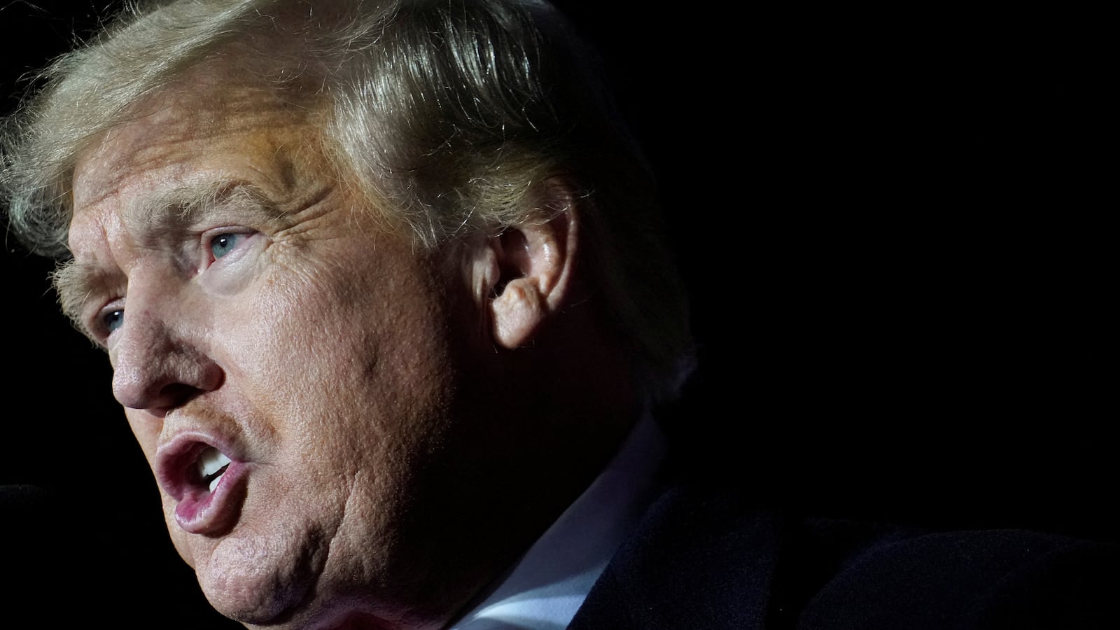 2022-02-17T173238Z_256665480_RC2B9S9H9KLH_RTRMADP_3_USA-TRUMP-NEW-YORK_rdfpm1