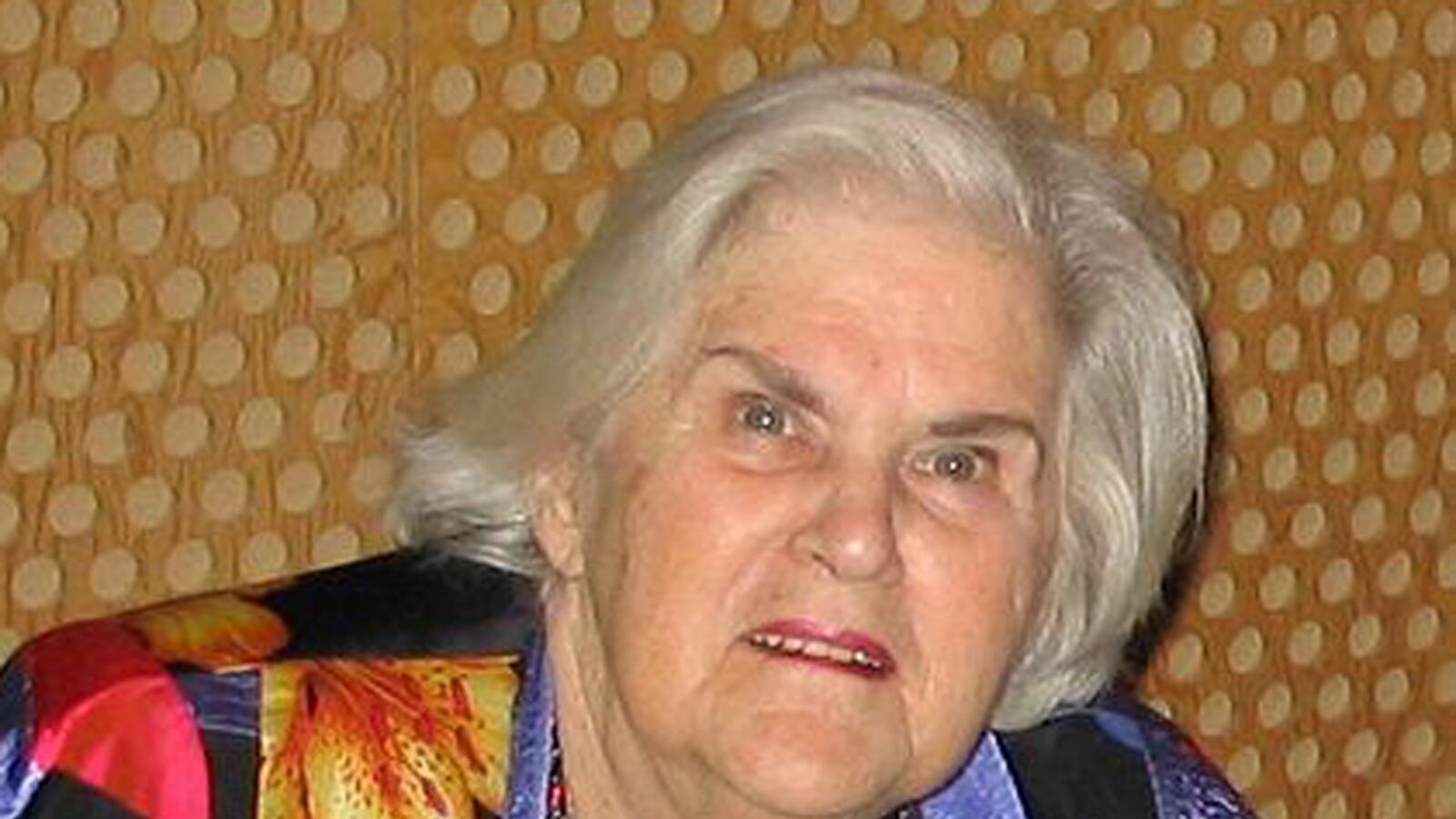 cheats/2011/11/22/sci-fi-novelist-anne-mccaffrey-died/anne-mccaffrey-cs_bxvycw