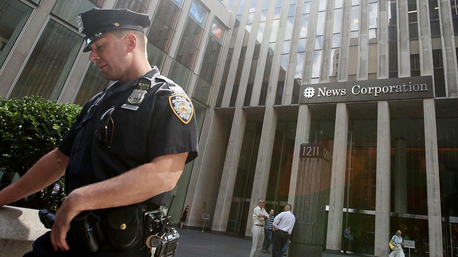 articles/2011/12/01/nypd-gives-fox-news-special-protection/news-corporation-fox-murdoch-nypd-police-detail-knaub_rqd90z