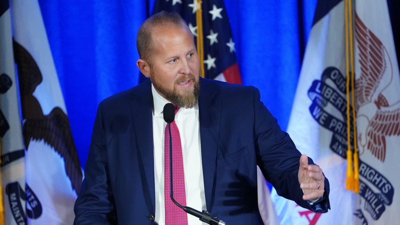 2020-02-03T222355Z_914622081_RC2ATE9EOVGP_RTRMADP_3_USA-ELECTION_jjaa6h