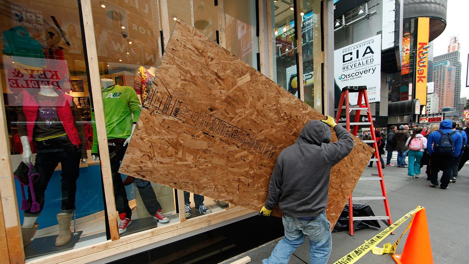 articles/2012/11/05/hurricane-sandy-s-economic-sucker-punch/just-in-time-hurricane-gross_knqsbm