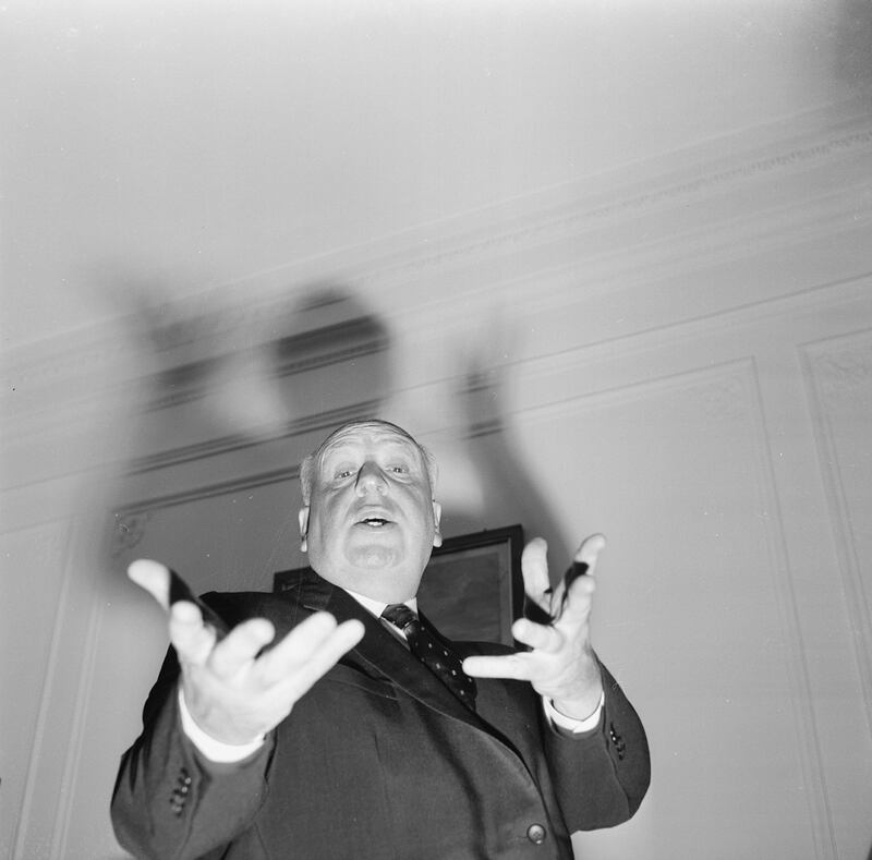 galleries/2014/11/01/photos-from-the-original-paparazzo-elio-sorci/141030-paparazzo-1_xs0z37