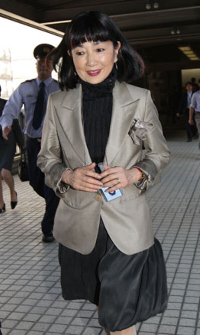 galleries/2009/09/23/first-lady-face-off/first-ladies---miyuki-hatoyama_wrtic1