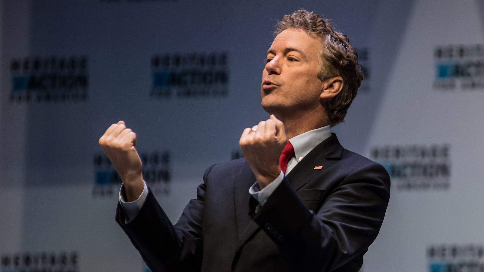 articles/2015/10/07/alex-jones-endorses-rand-paul-america-needs-real-change/151007-nuzzi-rand-jones-tease_l1zyuc