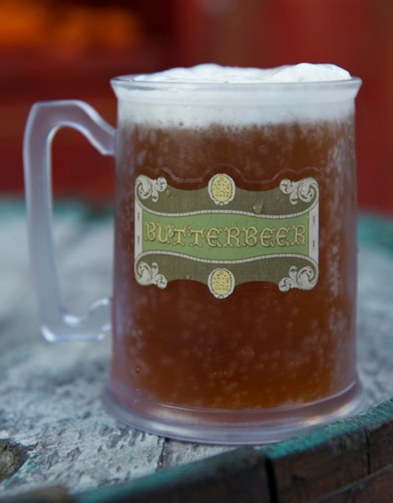 galleries/2014/03/28/klingon-beer-true-blood-soda-and-more-sci-fi-brews-photos/harry-potter-beer_bhujaw