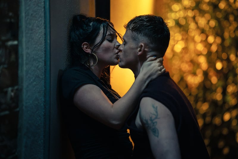 (L-R) Teddie Allen as Gina Da Souza and Anson Boon as Eddie Harrigan.
