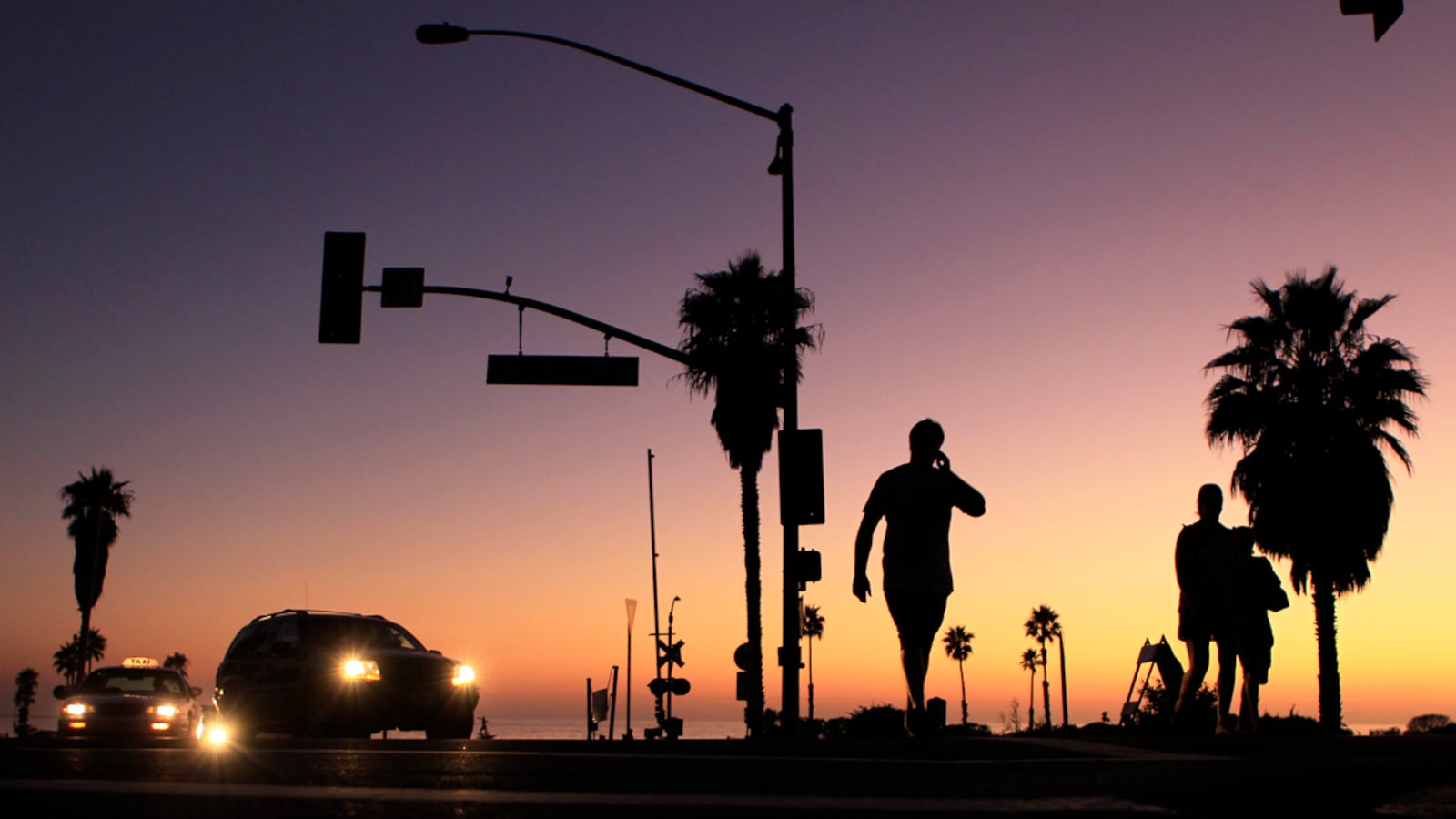 articles/2011/09/09/major-power-outage-shows-weakness-of-aging-electric-infrastructure/power-outage-stone_ptpypo