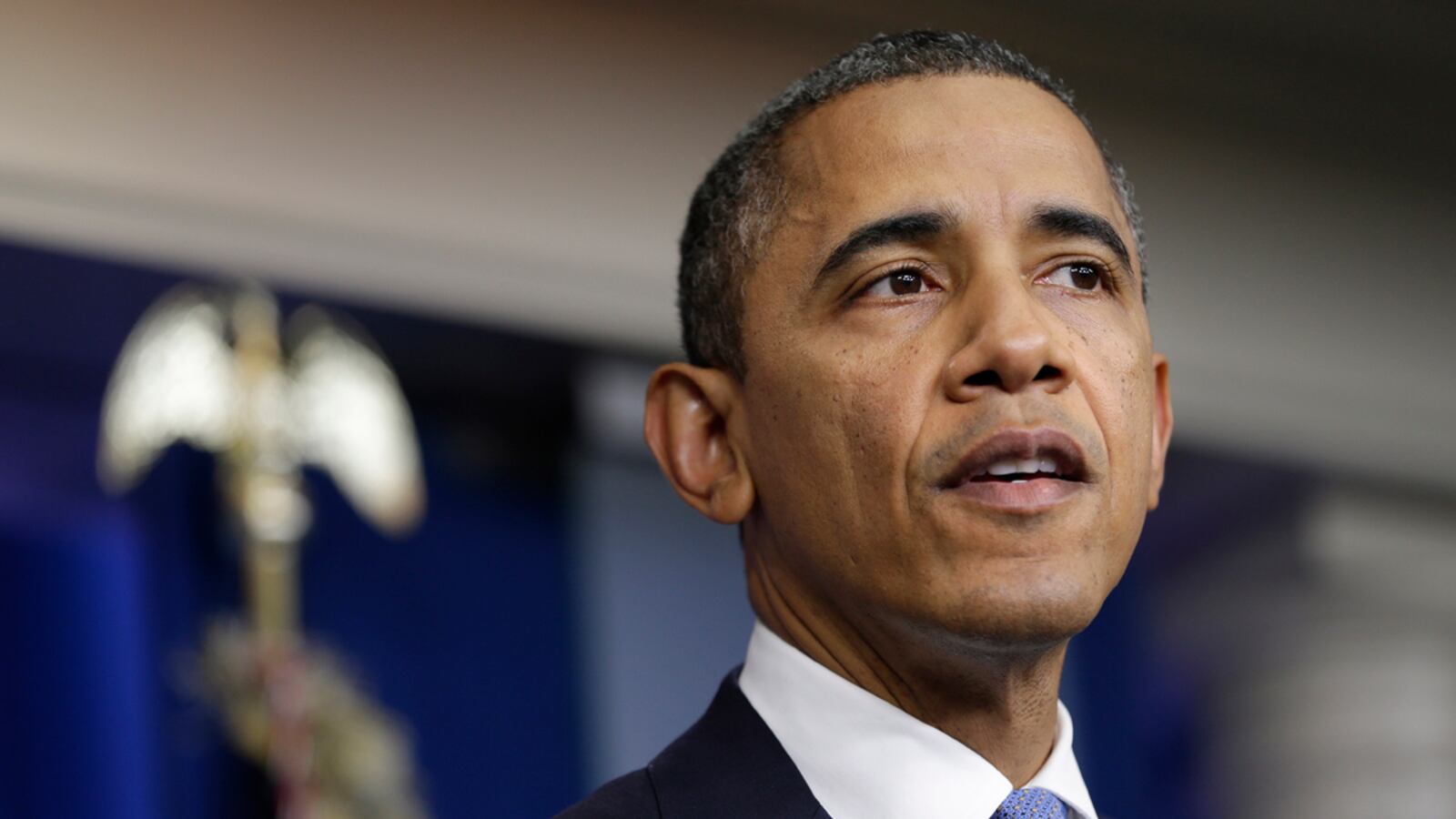 articles/2012/10/30/president-obama-seizes-the-moment-as-hurricane-sandy-s-savior/obama-hurricane-hero-kurtz_wkzfym