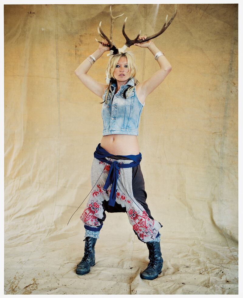 galleries/2014/10/12/london-s-pagan-counterculture-kings/141010-new-gypsies-6_q894mx