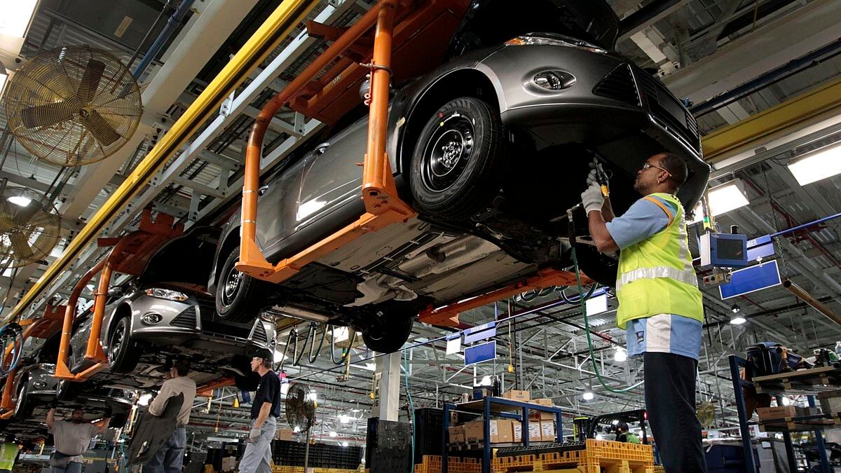 cheats/2012/01/27/economy-grows-at-2-8-percent/american-gdp-grows-cheat_g4h8y4