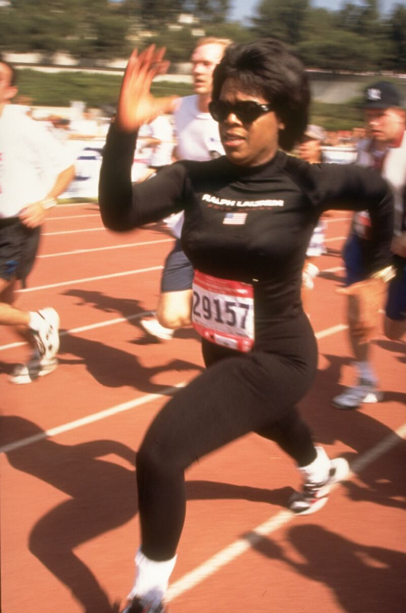 galleries/2010/11/04/15-celebrity-marathoners/celeb-marathoners---oprah_k8bjwm