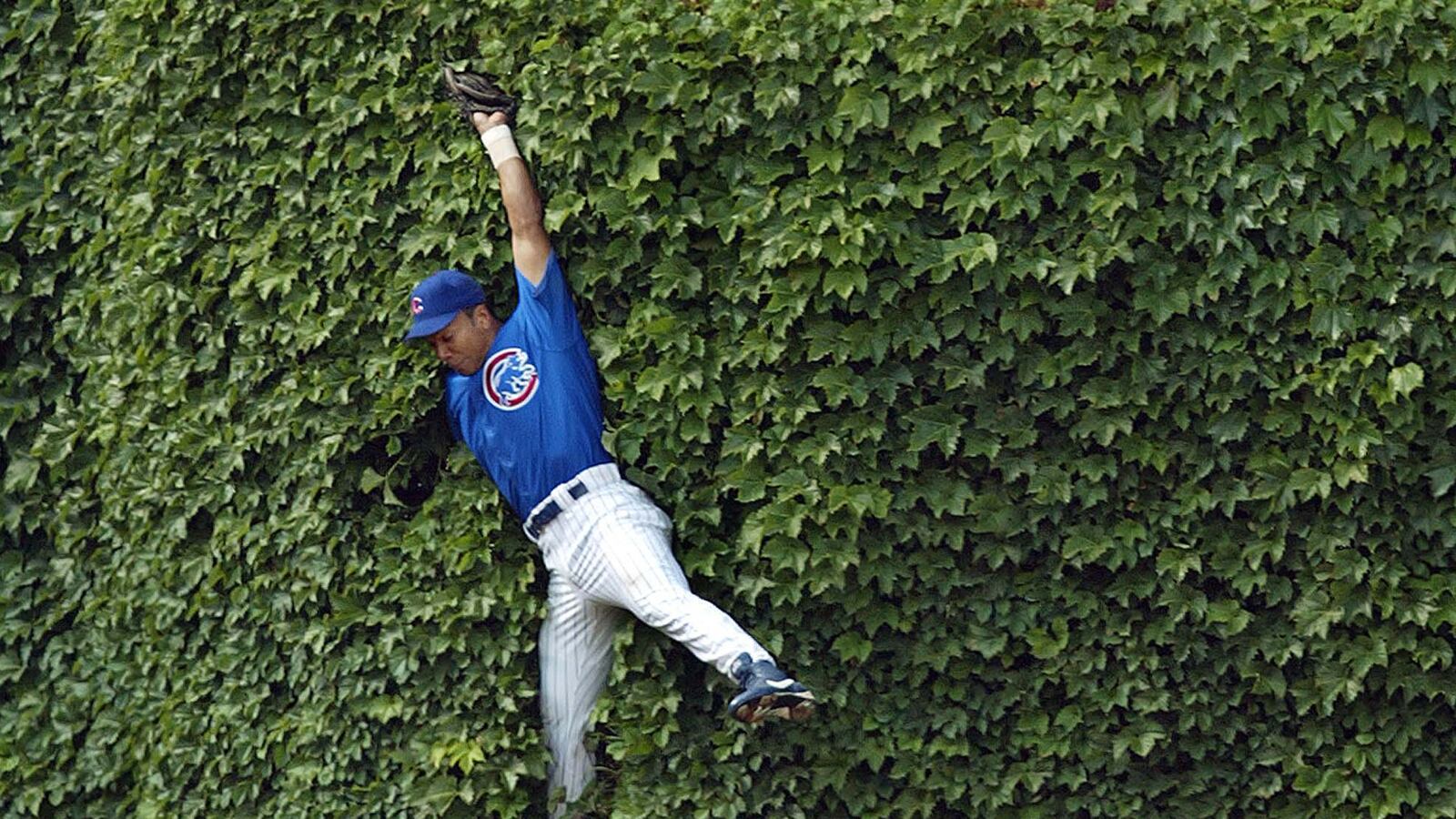 articles/2014/03/28/100-years-of-wrigley-field-are-the-chicago-cubs-horrible-because-of-the-ballpark/140327-epplin-wrigley_qw5xwk