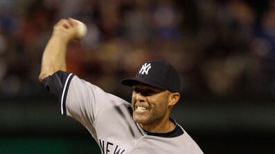 cheats/2010/10/16/yankees-win-alcs-game-1/yankees-4_kb5170