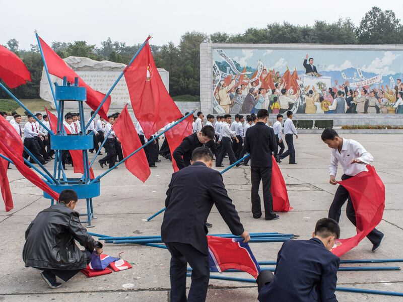 170811-north-korea-au-gal-3_ocmhb4