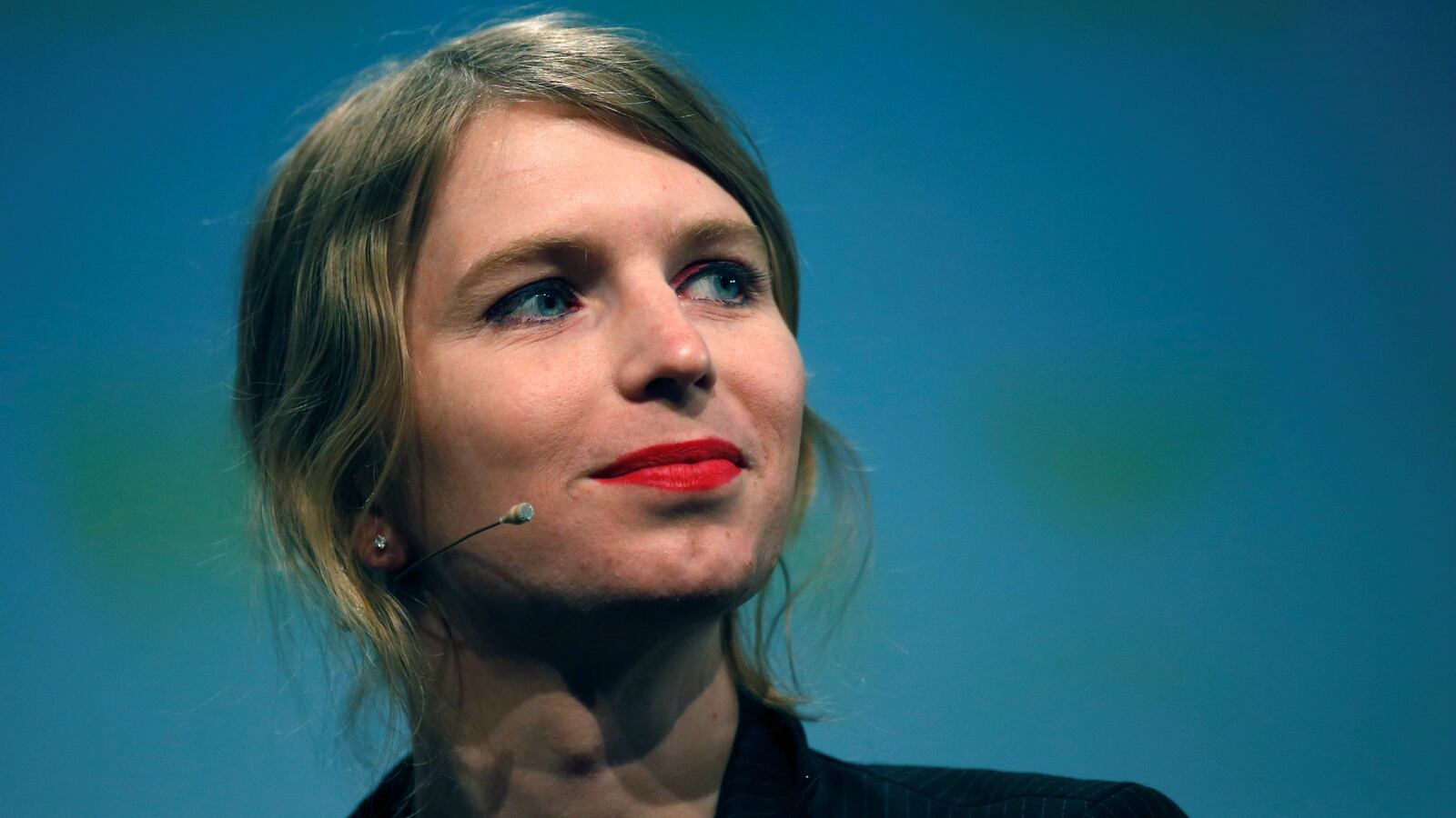 180528-chelsea-manning-suicide-fears-cheat_vrphei