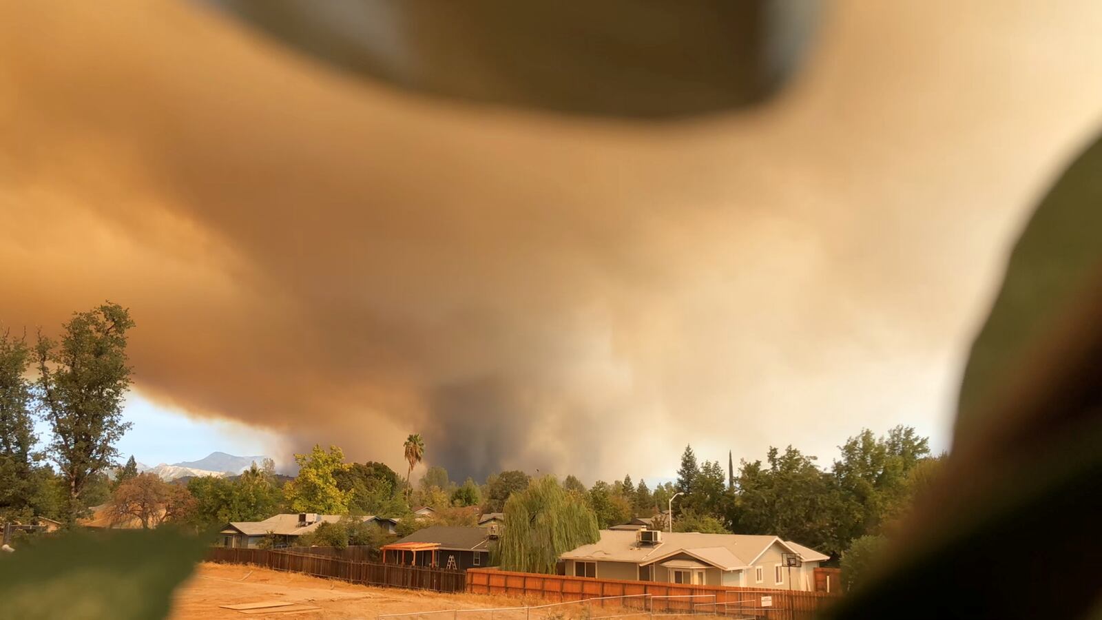 2021-09-24T050906Z_908232323_RC25WP9SXWS7_RTRMADP_3_USA-WILDFIRES-CALIFORNIA_fvusto