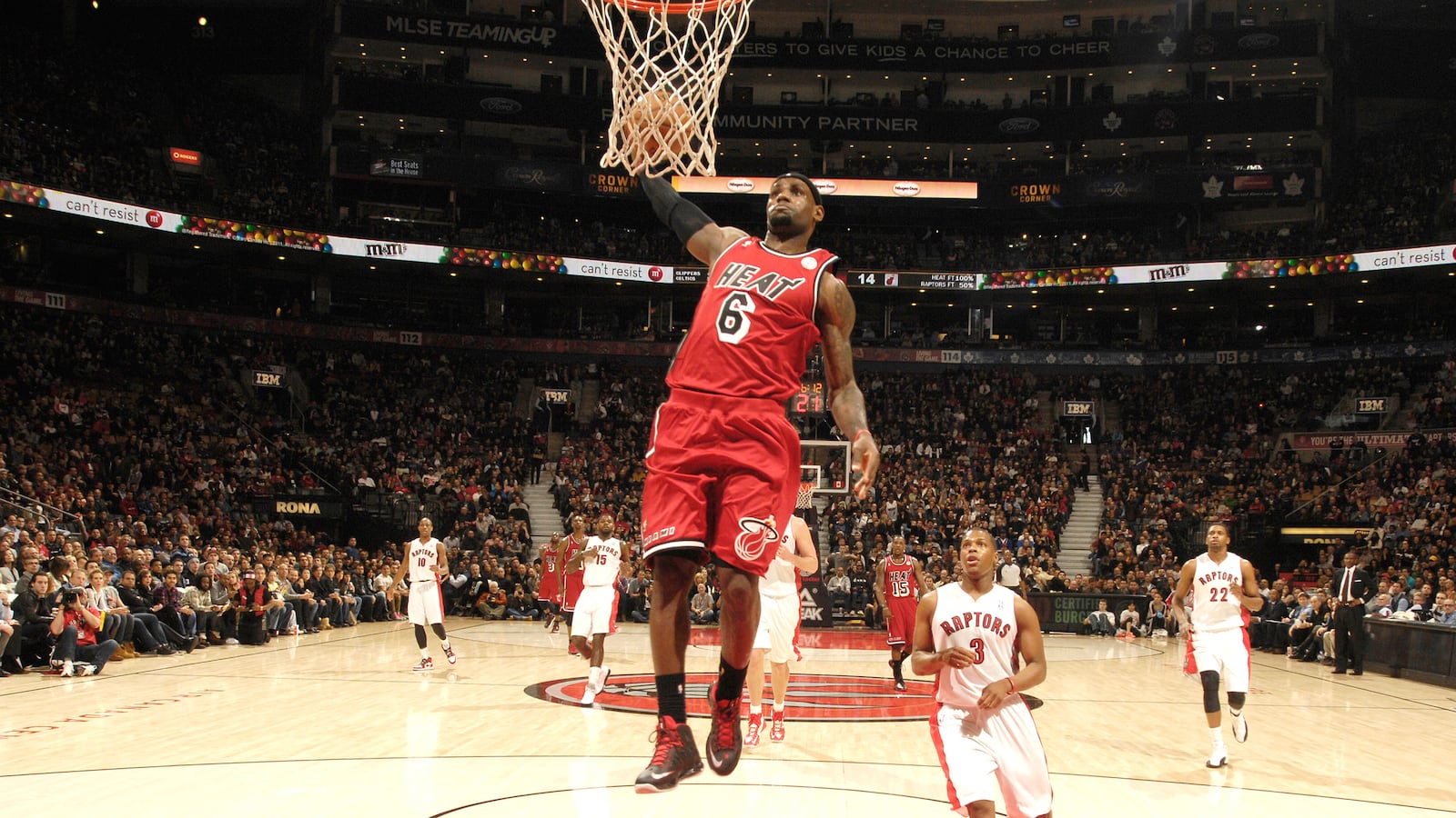 articles/2013/03/23/miami-heat-win-streak-lebron-james-s-life-is-better-than-yours/130322-lebron-james-tease_tlu1pq