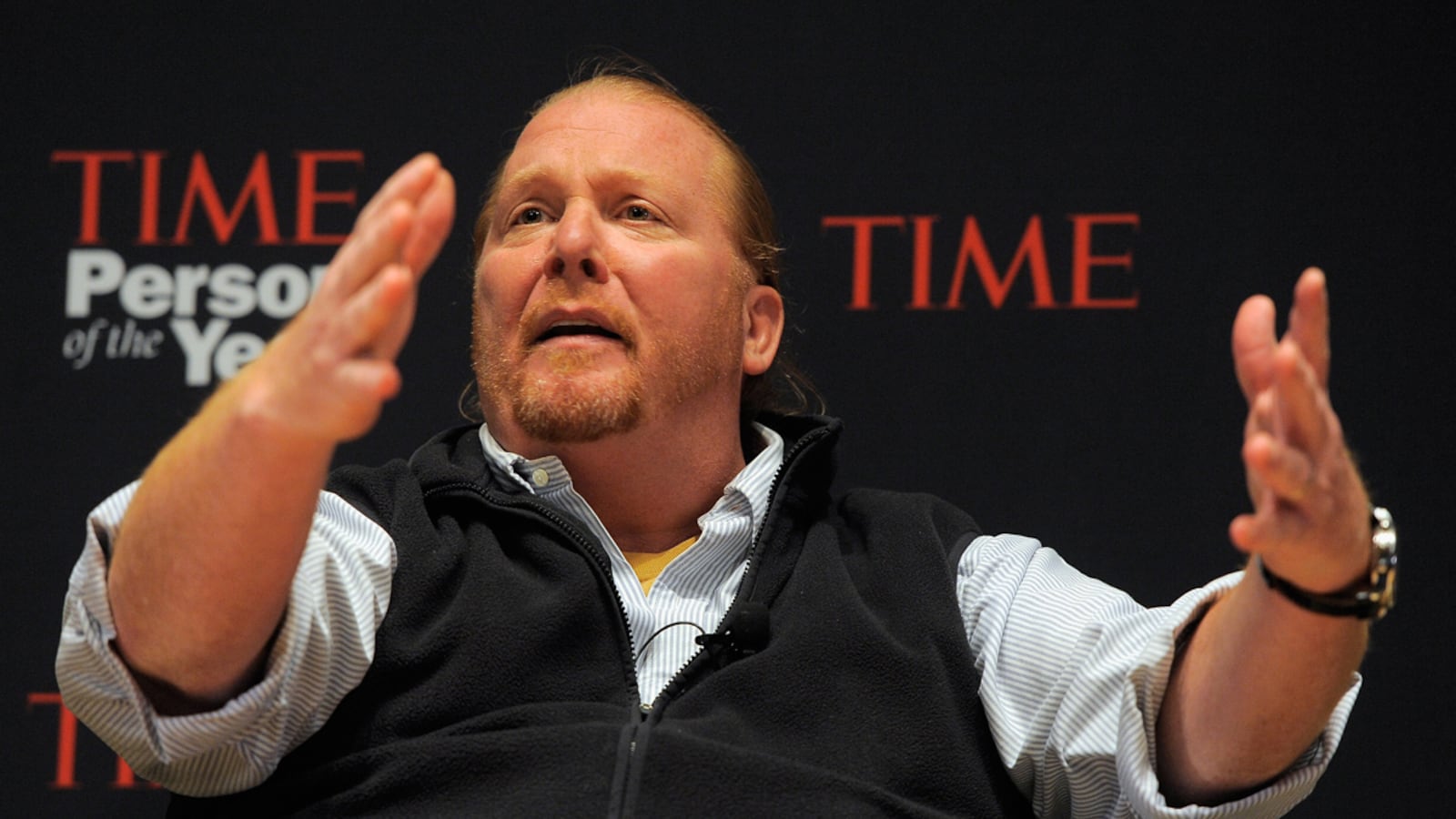cheats/2011/11/10/mario-batali-ticks-off-bankers/mario-batali-compares-bankers-to_hitler-stalin-cheat_qyyrjx